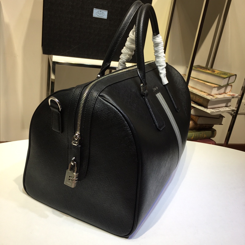 Pra*a travel bags
